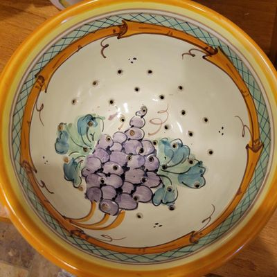 1293 - 3 Shelves of Dishes