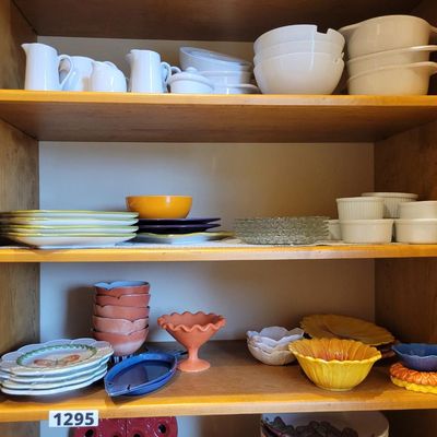 1295 - 5 Shelves of Dishware and Vases