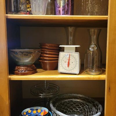 1298 - 4 Shelves of Misc. Kitchenware