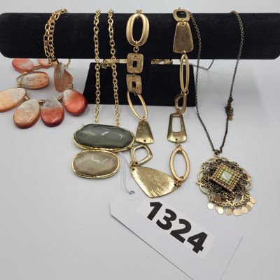 1324 - Lot of 4 Costume Necklaces