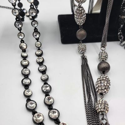 1327 - Lot of 4 Costume Necklases