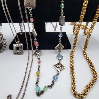 1335 - Lot of 5 Costume Necklases