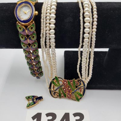 1343 - Metropolitan Museum of Art Watch and Pearl Necklaces