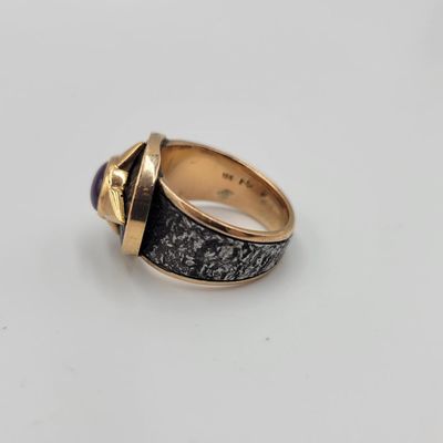 1355 - 18k Gold and Cabochon Cut Star Ruby Ring Sz. 11