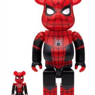 Medicom Toy BE@RBRICK Spider-Man 100% and 400% set, featuring the upgraded red and black suit design from Spider-Man: Far From Home.