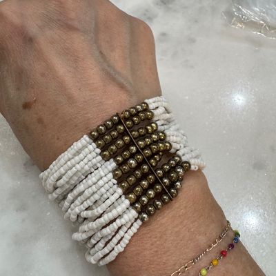 Cute White and Gold Tone Bracelet K4
