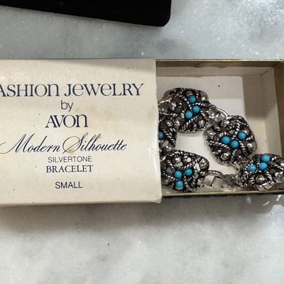Vintage Avon Bracelet L1