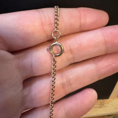 Beautiful Avon Necklace GL2