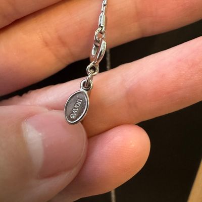 Avon Silver Tone Necklace GL21