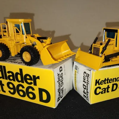 Caterpillar Cat 966D Radloader 1:50 Scale Model #237DM New & Caterpillar Cat D4E Dozer - NZG 1:50 Scale Diecast Model #205 With Box