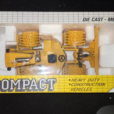 Caterpillar 825B Compactor 1/50 Joal #218 - NIB