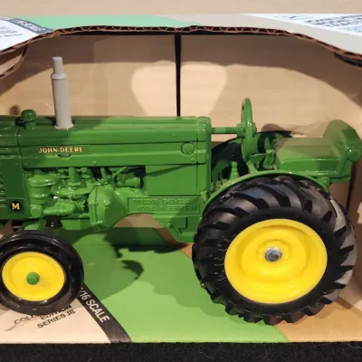 Vintage Old Stock John Deere Tractor & ERTL 540 Tractors Diecast Lot: ERTL 1/16 Tractors Lledo Greyhound Bus