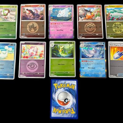Sale Photo Thumbnail #32: Includes holos and more. Total of 1000+ cards. [LG]