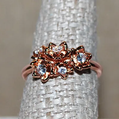 Size 7 Marked .925 - ROSE GOLD Setting RING with 5 Clear Stones in a Cluster Branch on a Rose Gold Band (2.7g)