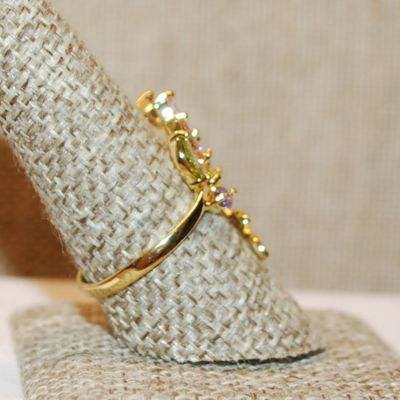 Size 9¼ Multicolor Flower Party Style Ring with Branch on a Gold Tone Band (3.7g)