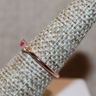 Size 5½ Delicate Red Rectangle Stone Ring with Small Side Accents on a Rose Gold Band (1.2g)