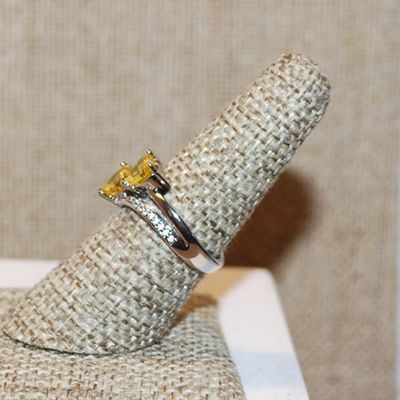 Size 7¼ Connected Yellow HEARTS Ring with Clear Stone Accents on a Silver Band (3.6g)