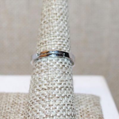 Size 7¼ Marked .925 Classic Single Round Clear Stone Ring with Silver SPLIT BAND (3.5g)