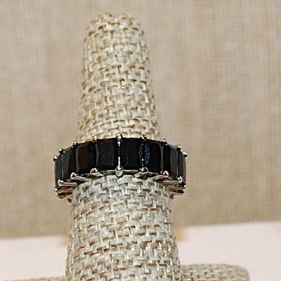 Size 7¼ Infinity Style BLACK "Panels" Ring on a Silver Tone Band (4.8g)