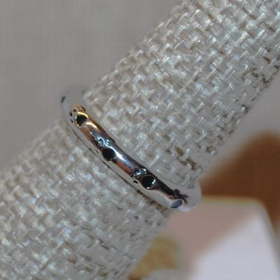 Size 7½ "Doggie Paw Prints" Ring with a Silver Tone Band (1.7g)