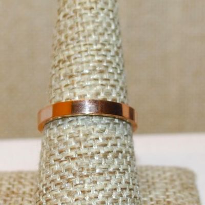 Size 8¼ Rose Gold "Love Forever" Ring with Loop & 7 Square Clear Stone Sides on a Rose Gold Band (2.4g)