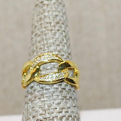 Size 6¾ Chain Link Ring with Small Glitter Stones on an All Gold Tone OPEN Band (3.3g)