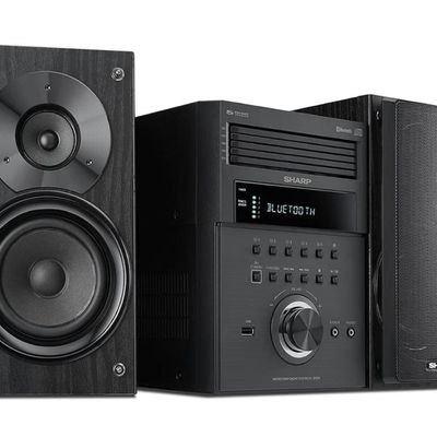Sale Photo Thumbnail #271: This system features a 5-disc CD tray with “Play Exchange.” It has Bluetooth streaming along with built-in NFC for quick, one-touch pairing. This unit has never been removed from the original container. Measurement of box: 19” x 14” x 17”. [AG]