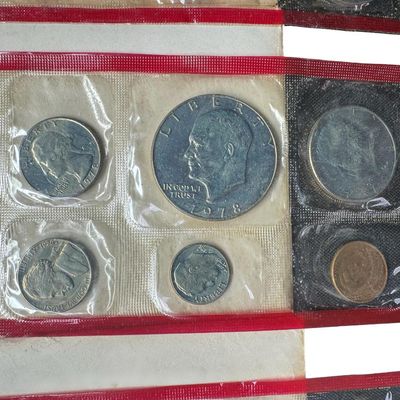 Sale Photo Thumbnail #417: Includes two 1977 and three 1978 Philadelphia and Denver Mints sets. Total of five sets. [PM]