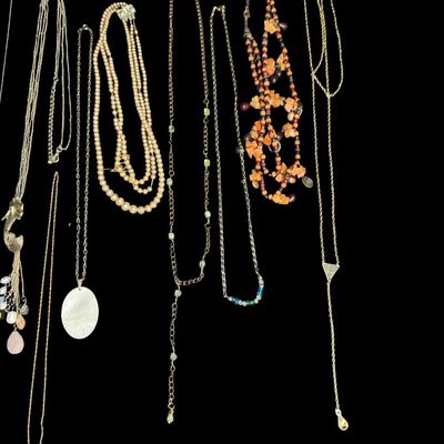 Sale Photo Thumbnail #474: Includes gold tone, silver tone, beads, and more. Total of 19 pieces. Some may need repair. [AG]