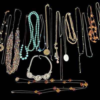 Sale Photo Thumbnail #473: Includes gold tone, silver tone, beads, and more. Total of 19 pieces. Some may need repair. [AG]