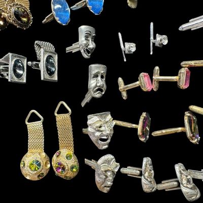 Sale Photo Thumbnail #489: Includes cufflinks, tie bars, and more. Total of 100+ pieces. [PM]