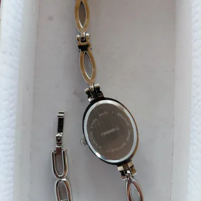 Vintage Watch with Extra Links Quartz Bracelet