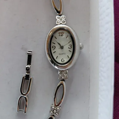 Vintage Watch with Extra Links Quartz Bracelet