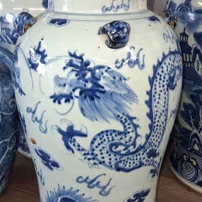 Sale Photo Thumbnail #165: Chinoiserie Blue and White Dragon Temple Jar with Foo Dog Lid