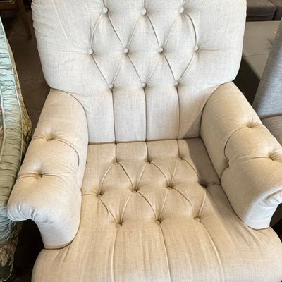 Sale Photo Thumbnail #190: Traditional Tufted Cream Linen Blend Accent Armchair