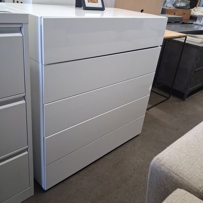 Sale Photo Thumbnail #280: IKEA Malm 4-Drawer Chest, High-Gloss White 1'8"x3'3"x3'4"