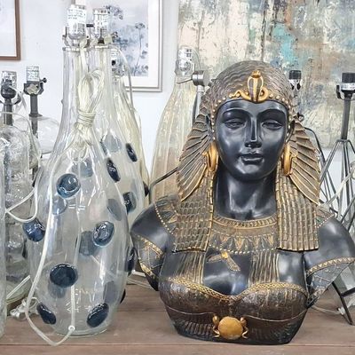Sale Photo Thumbnail #325: Egyptian Revival Nefertiti Bust Table Lamp