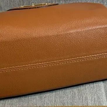 Sale Photo Thumbnail #210: This bag has been made of the best genuine leather by local master crafters of Florence in Italy, designed for women who only accept premium Italian quality and luxury leather bags and modern Italian fashion.

.

Size:

Width 31cm/12 inches

Height 24cm/9
