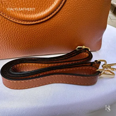 Sale Photo Thumbnail #207: This bag has been made of the best genuine leather by local master crafters of Florence in Italy, designed for women who only accept premium Italian quality and luxury leather bags and modern Italian fashion.

.

Size:

Width 31cm/12 inches

Height 24cm/9