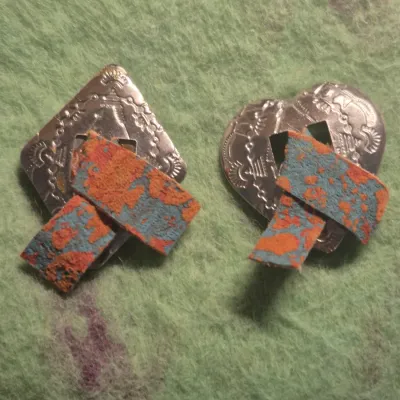 Sale Photo Thumbnail #333: Set 4 Indian inspired Navajo designed BUTTON COVERS
> great for instant dress up for the equestrian in your life
> all work properly and securely tight
> New as found