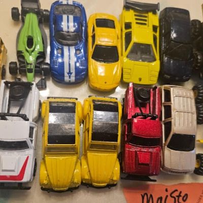 Maisto Cars