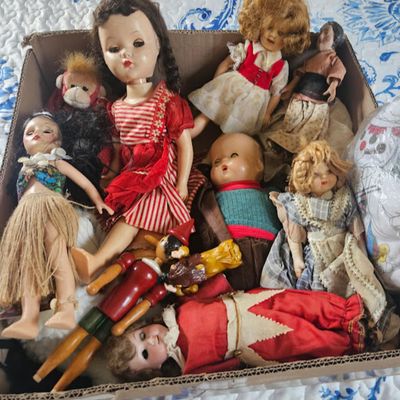 Assorted dolls
