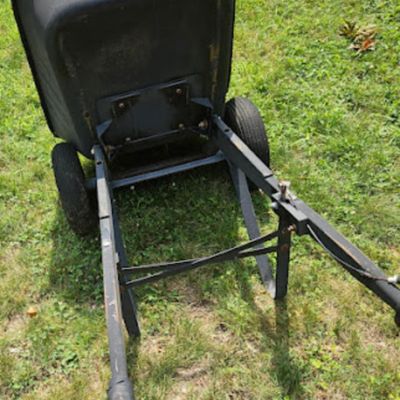 Heavy Duty dumping 2 wheel barrow