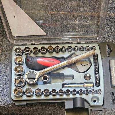 Socket set tool kit (Metric and Inch) in clear case.