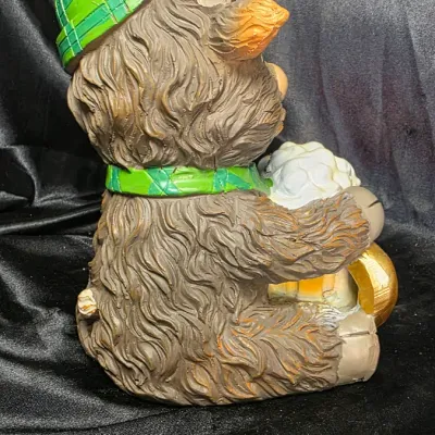 Highland Cow Holding Beer Mug Figurine Scottish Pub Farmhouse Decor