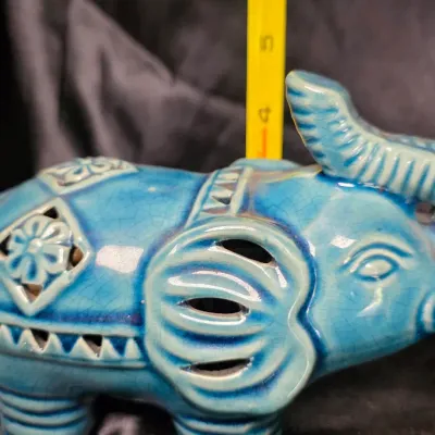 Vintage Blue Ceramic Elephant Potpourri Holder – Crackle Glaze Scent Stone Diffuser Decor