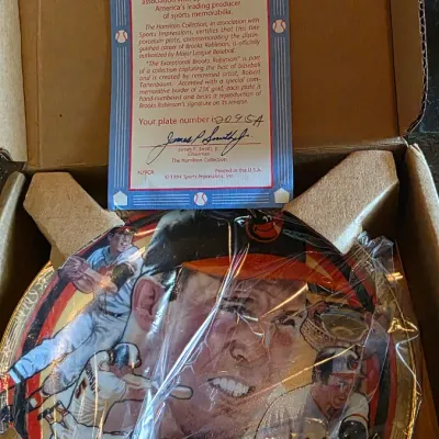 The Exceptional Brooks Robinson Limited Edition Collector Plate with COA