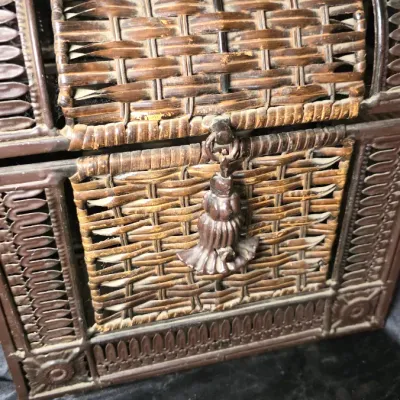 Vintage Metal Treasure Chest Jewelry Box with Ornate Tassel Pull Decorative Keepsake Storage Chest