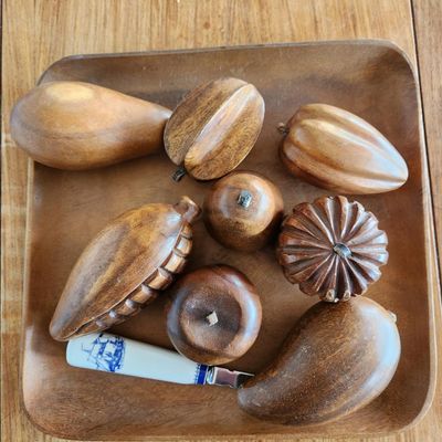 WOODEN FRUIT DECOR AND SERVING TRAY LOT