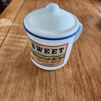 VINTAGE-STYLE SWEET SELECTED MELONS COVERED MUG
